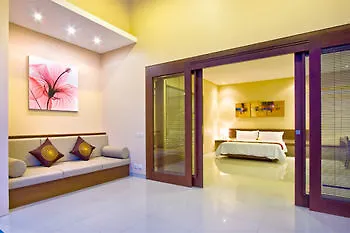 Oval Villa Bali Seminyak