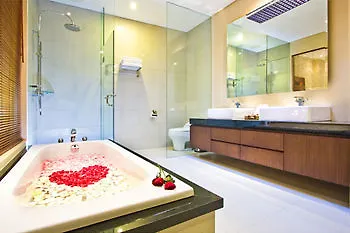 Oval Villa Bali Seminyak