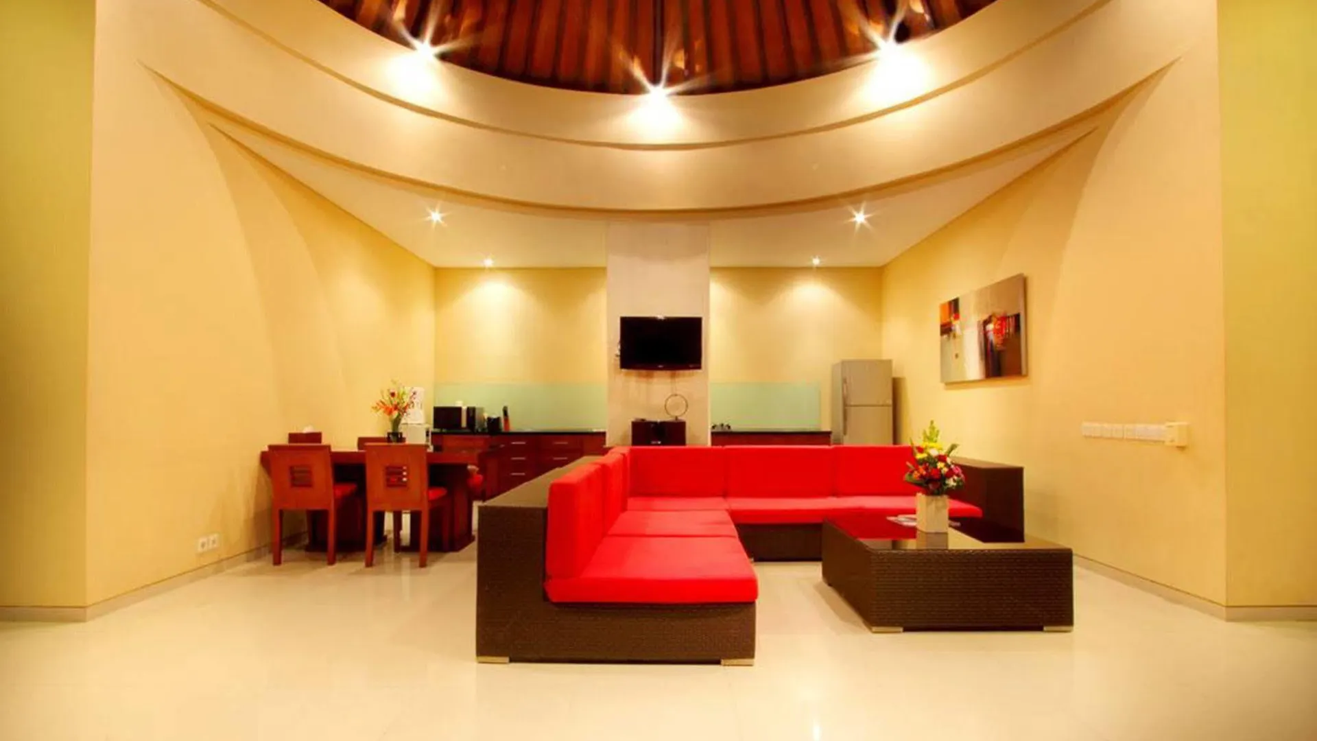 Oval Villa Bali Seminyak
