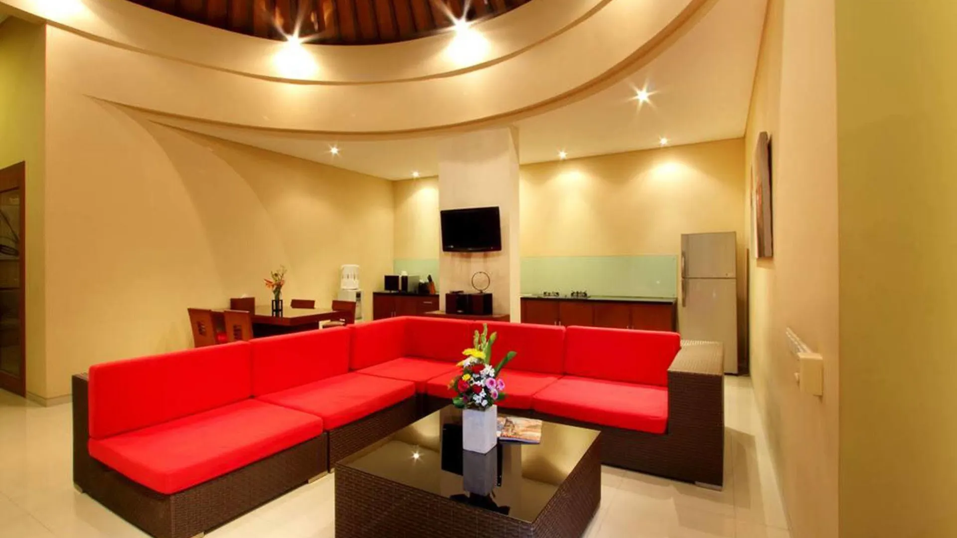 Oval Villa Bali Seminyak